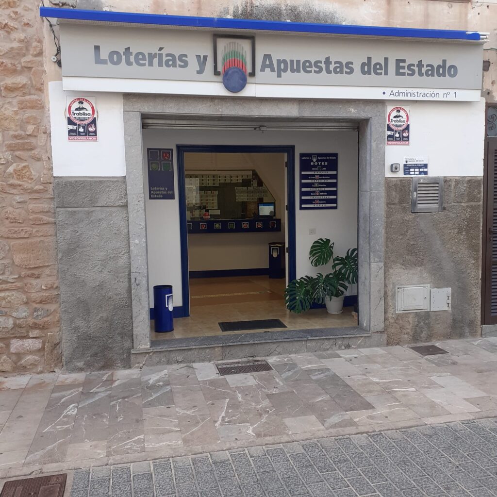 Foto Exterior 2 Admón Nº1 Sant LLorenç des cardessar